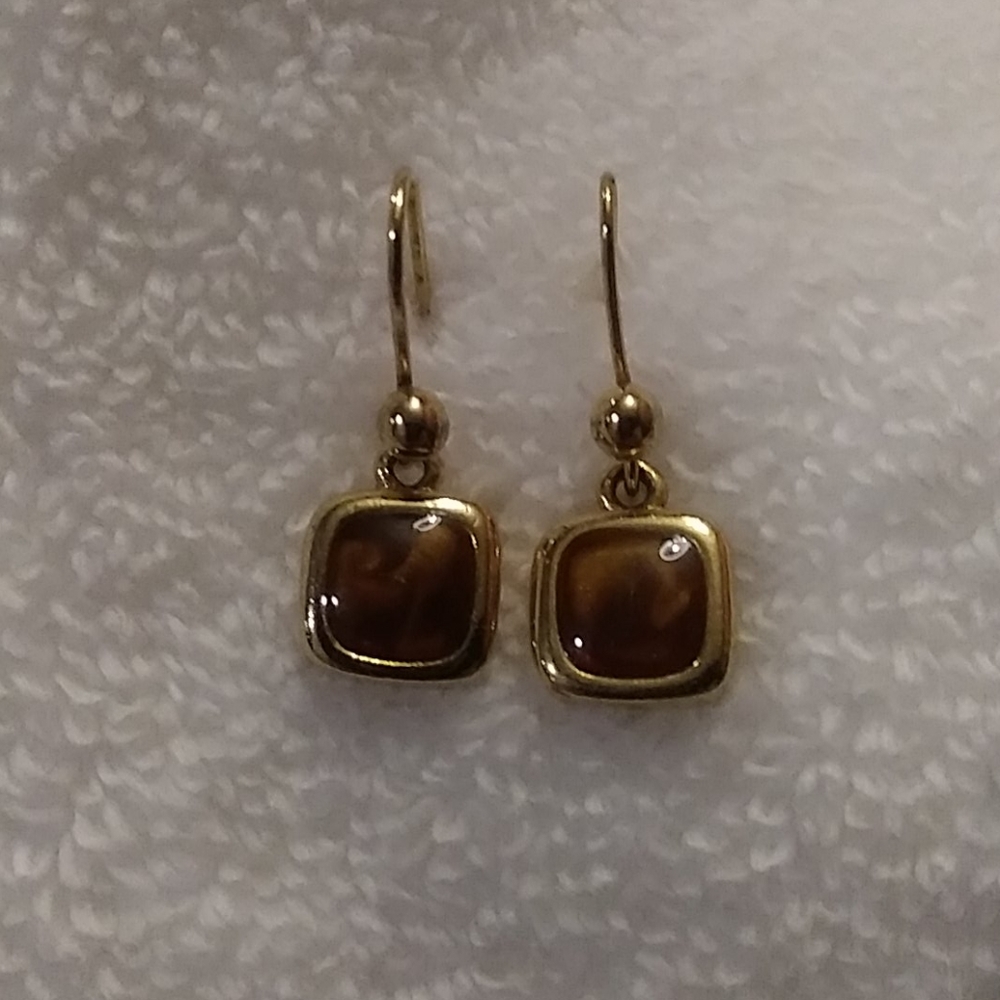 Dangle earrings
